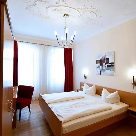 Gruener Baum 호텔 3*