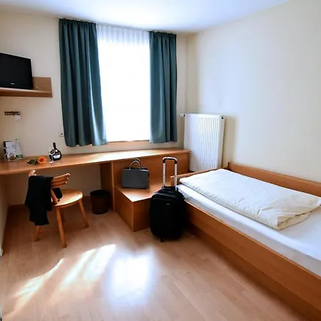 Gruener Baum 3*