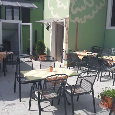 Hotel Gruener Baum 3*