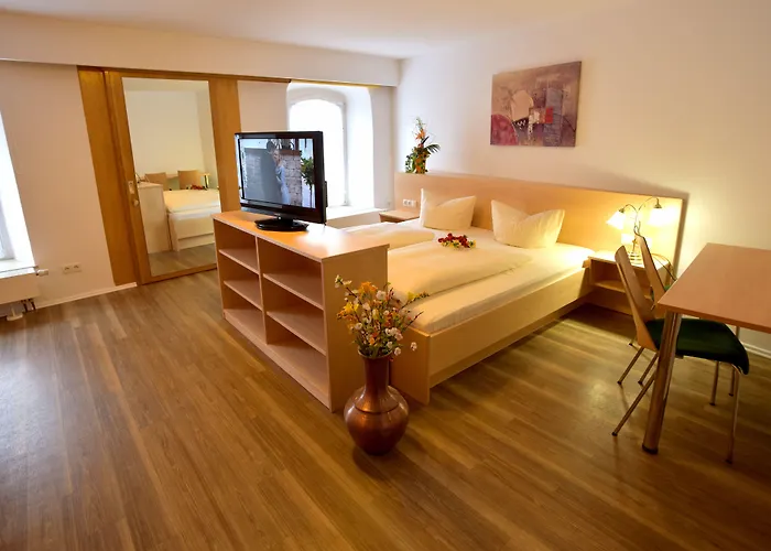 Gruener Baum 3*